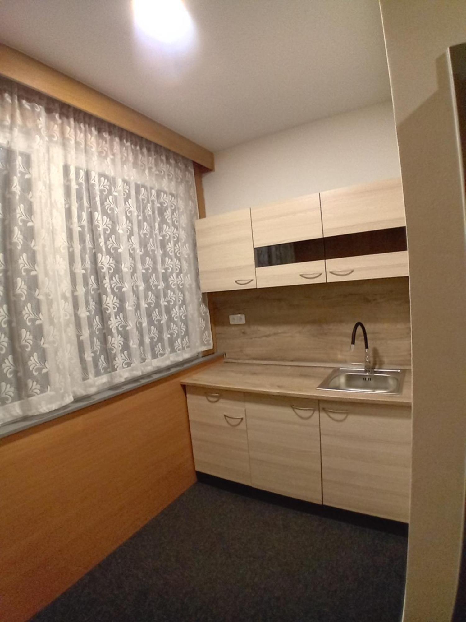 Hotel Zimni Stadion Slaný Extérieur photo